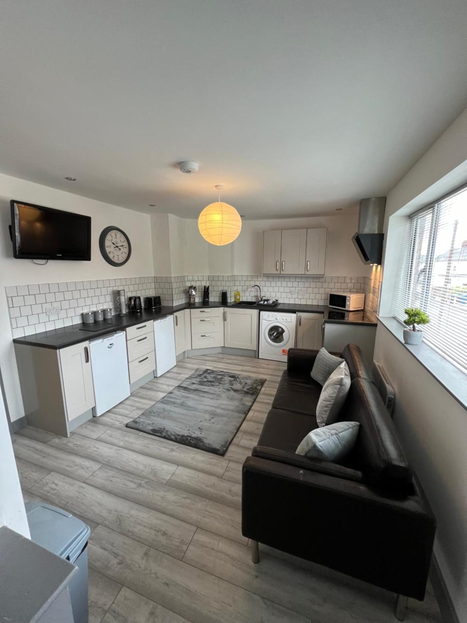 Cosy Modern Apartment Warrington Bagian luar foto