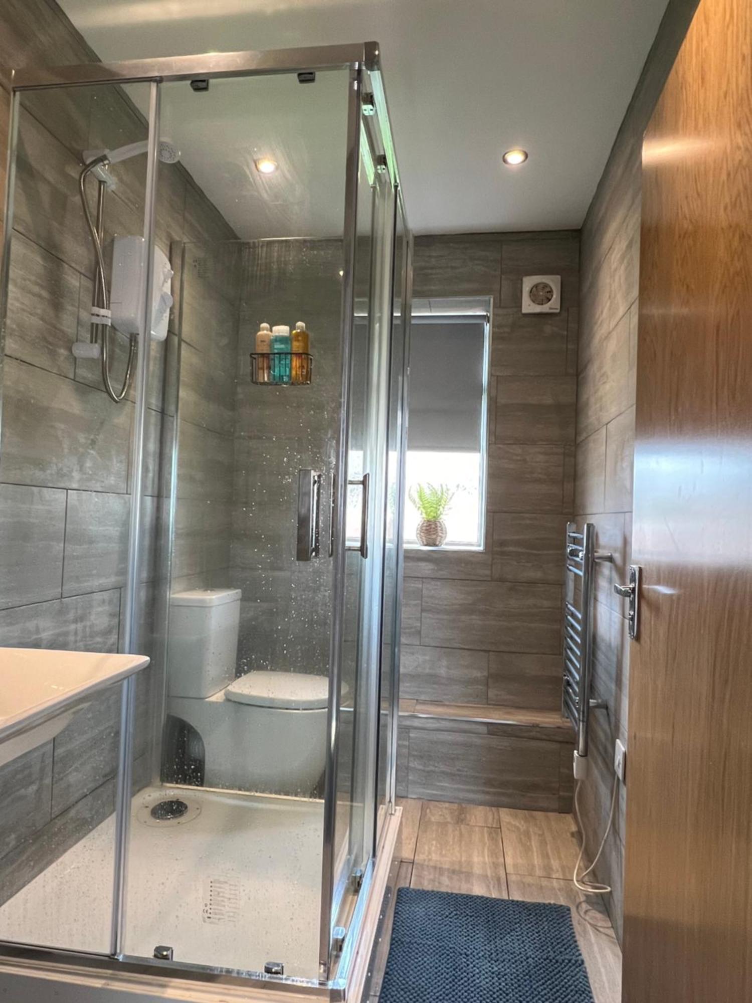 Cosy Modern Apartment Warrington Bagian luar foto