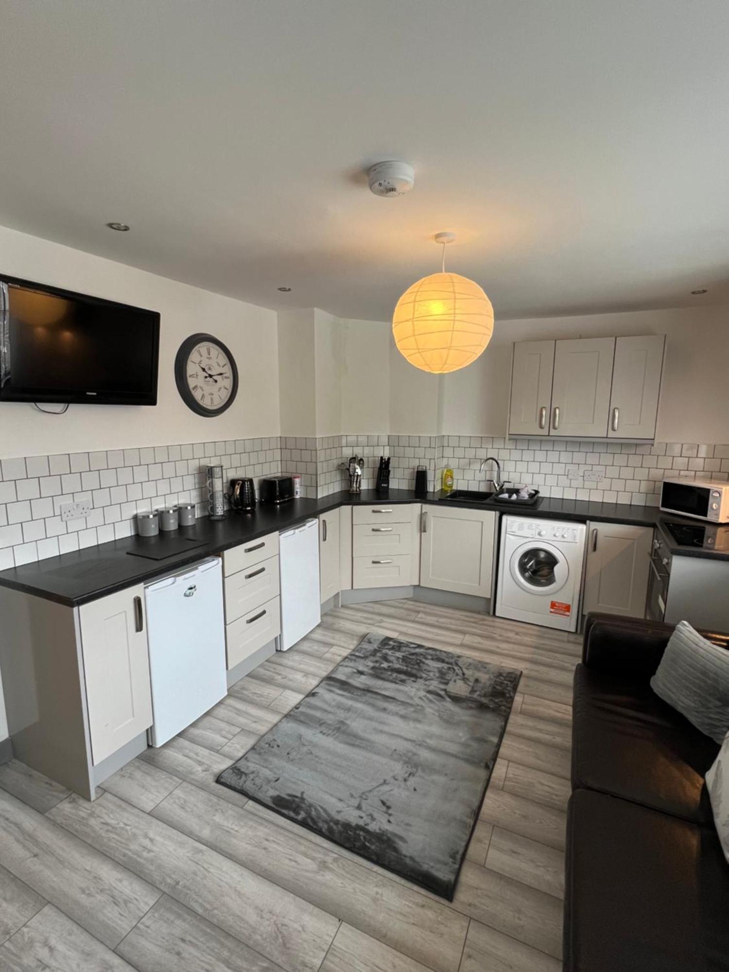Cosy Modern Apartment Warrington Bagian luar foto