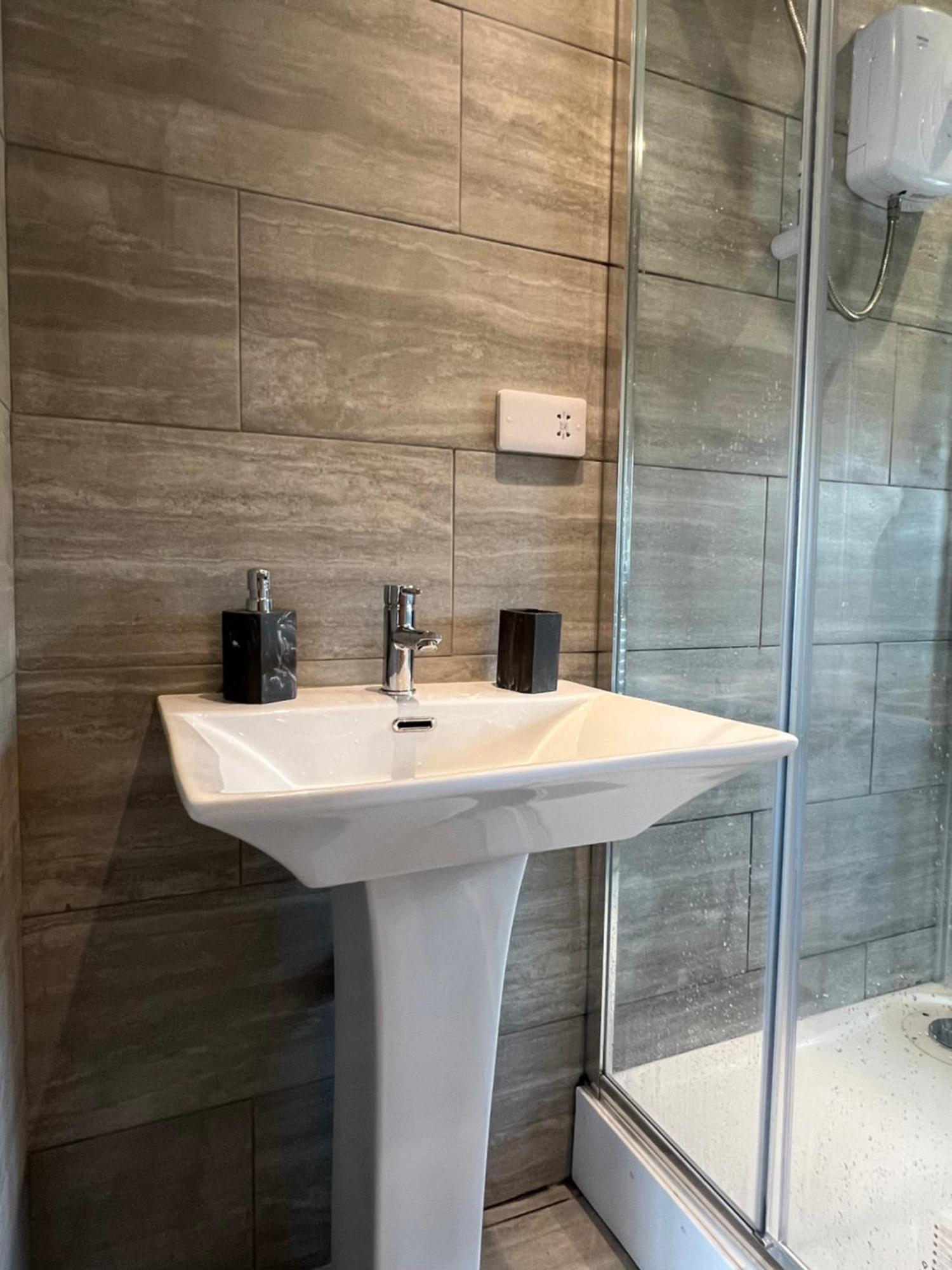 Cosy Modern Apartment Warrington Bagian luar foto