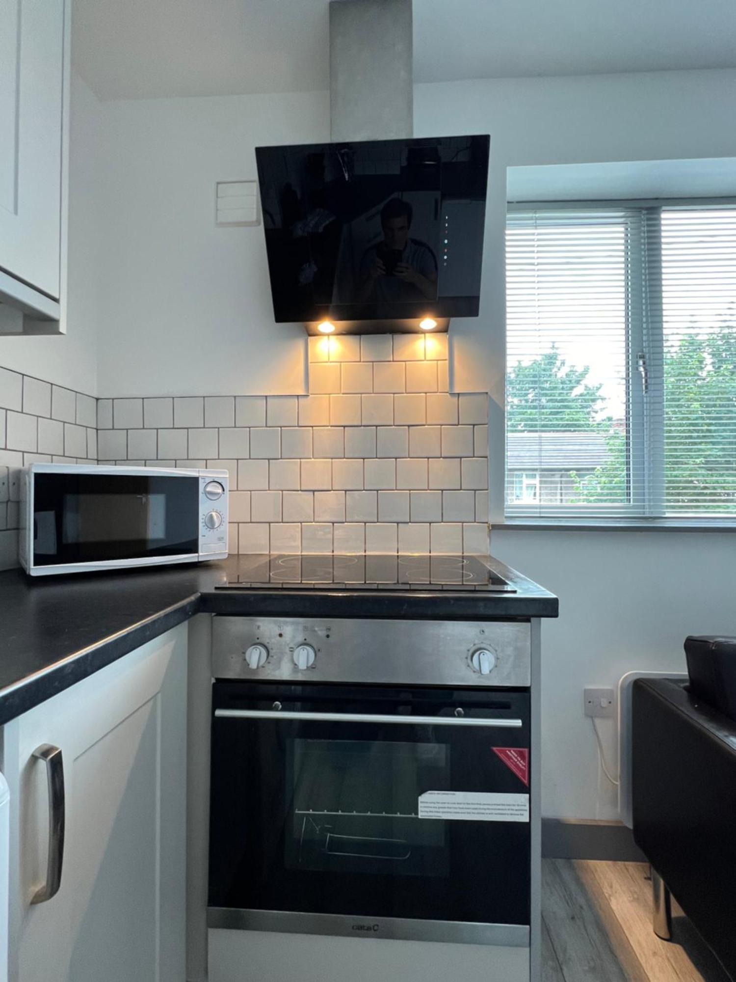 Cosy Modern Apartment Warrington Bagian luar foto